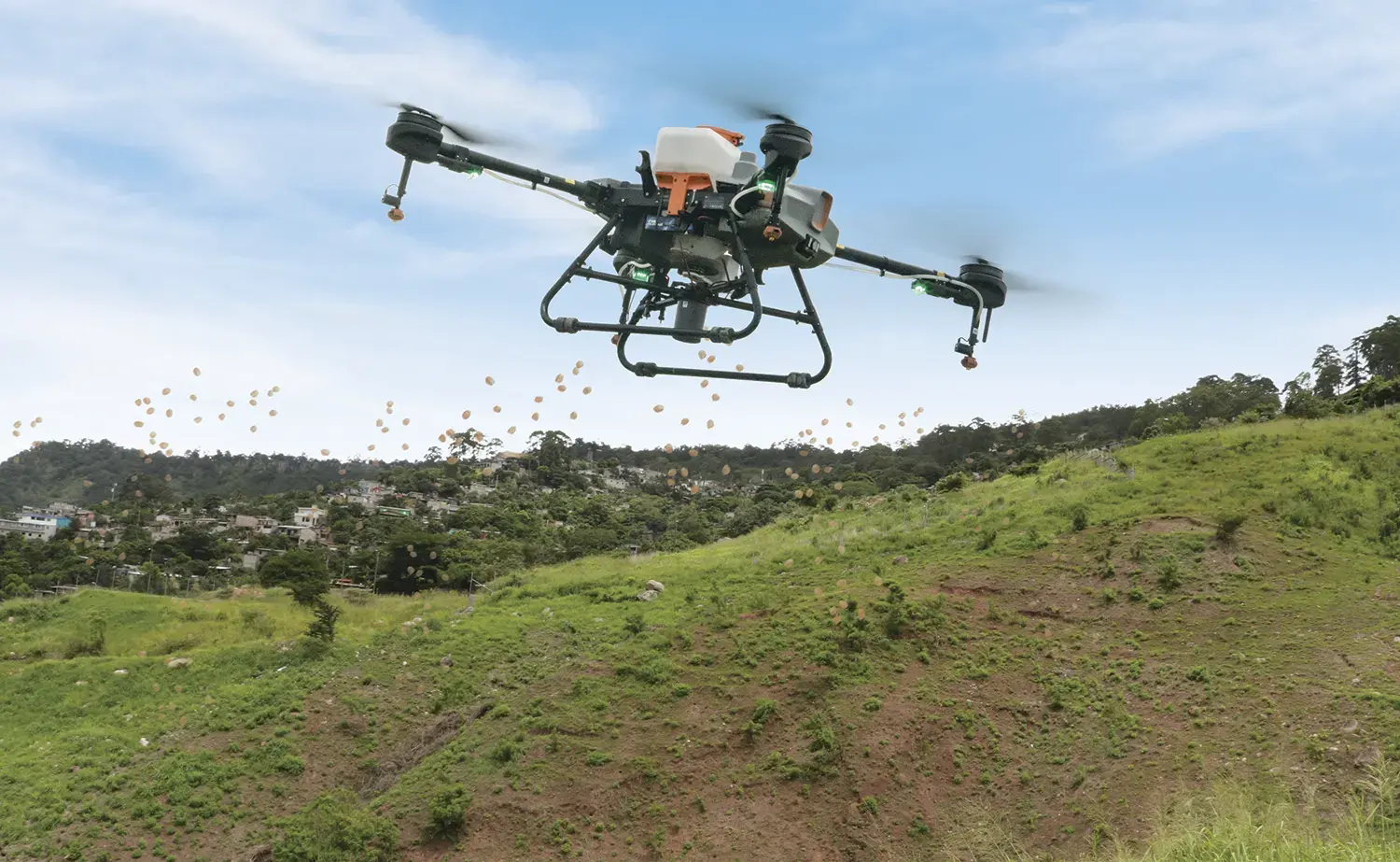 Dron de siembra sobre una ladera en Honduras