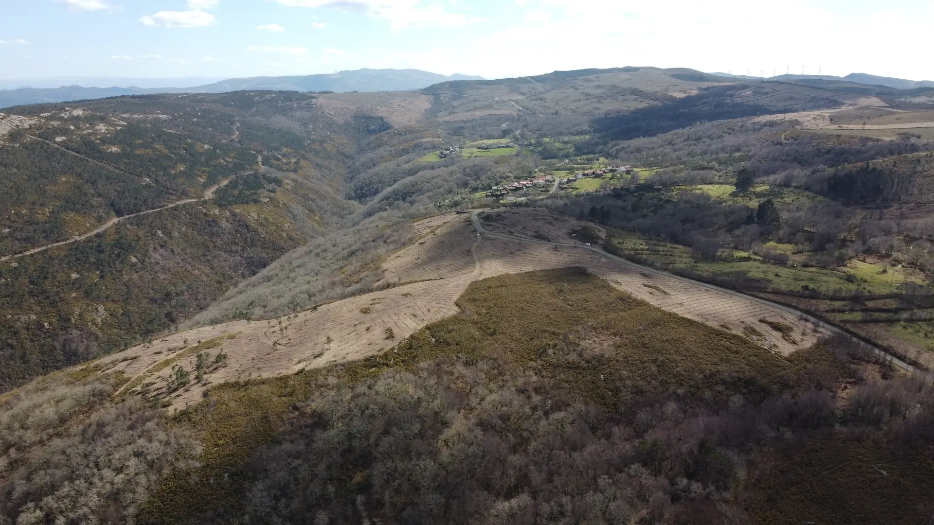 Vista aérea de los montes en restauración en Galicia